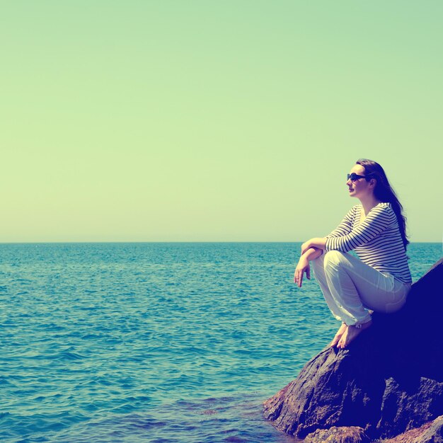 Photo femme à la mer