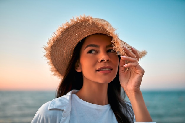 Femme sur la plage