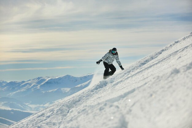 femme de planche à neige