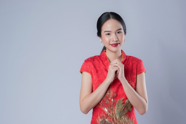 Femme, Porter, Robe Chinoise Rouge