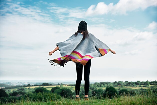 Femme profiter de la nature