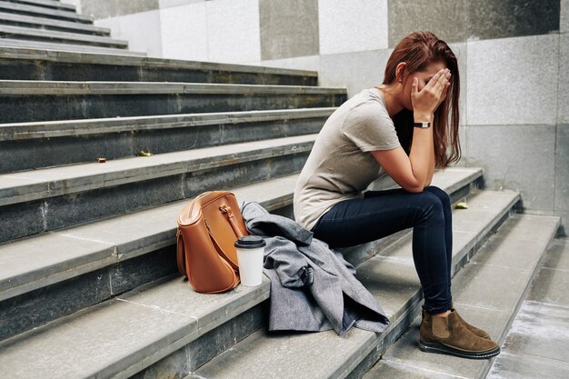 Photo femme qui pleure après la rupture