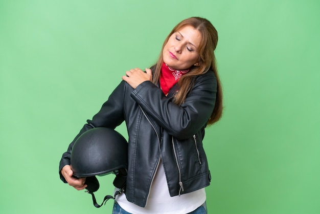 Femme de race blanche d'âge moyen sur fond isolé