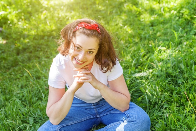 femme, reposer, jardin, vert, herbe