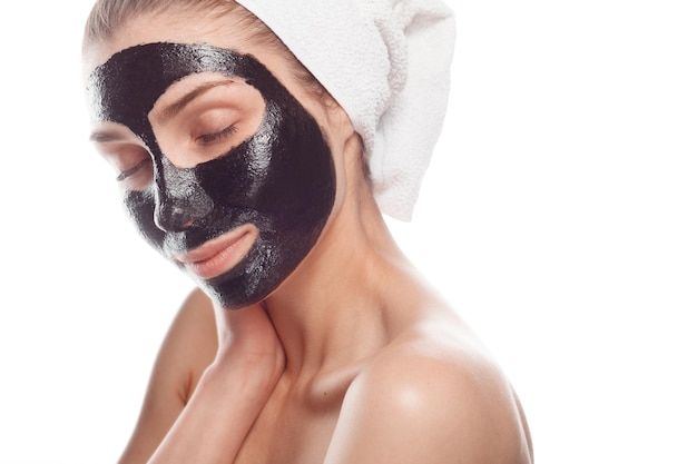 Femme se faire dorloter la peau du visage