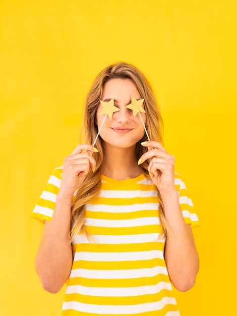 Femme Smiley avec ornements