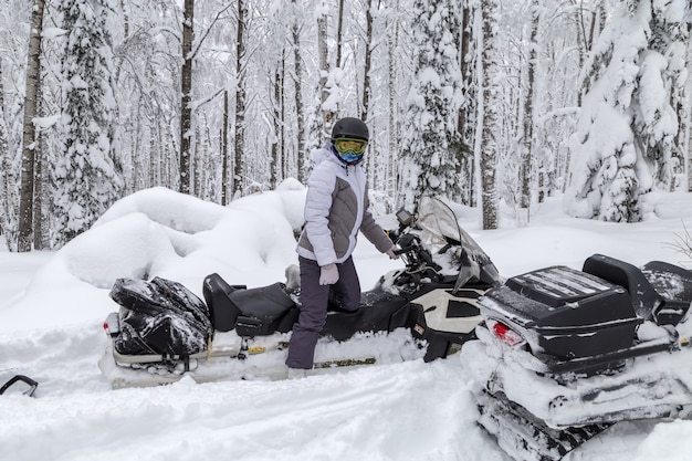 Femme, snowbike