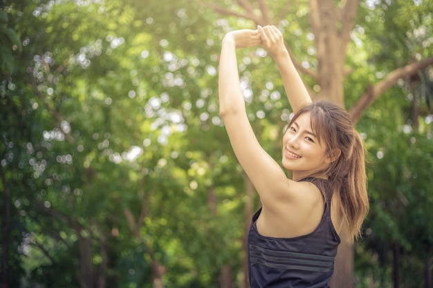 Femme de sport de fitness