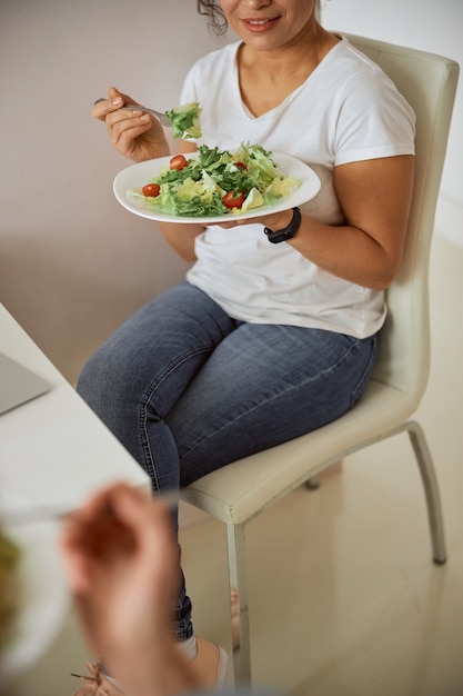 femme sportive étant au régime