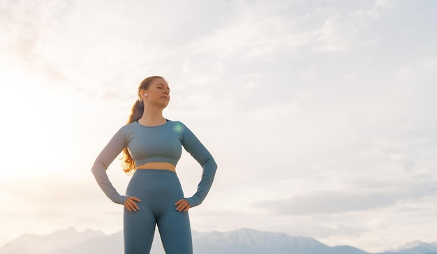 Femme sportive à l'extérieur