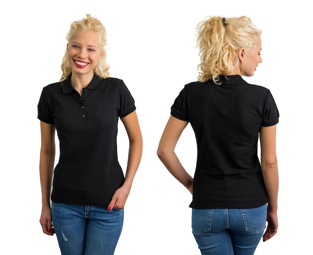 Femme en T-shirt polo col V noir