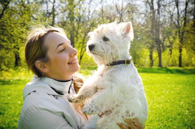 femme, à, terrier