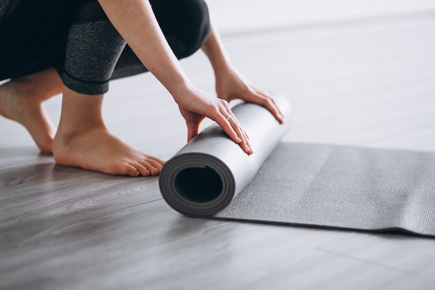 Femme yoga mat