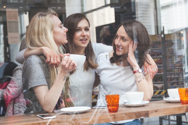 Femmes dégustant un café à Copenhague