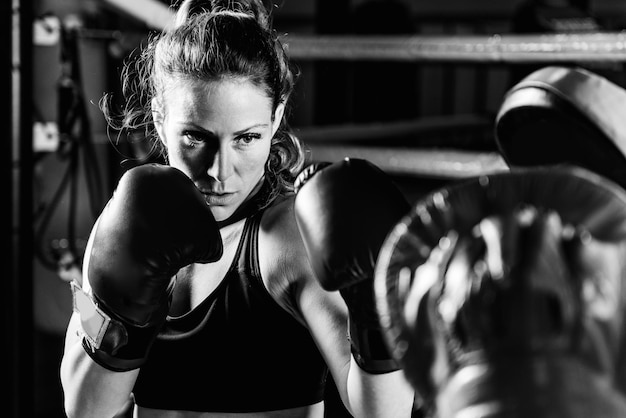 Les femmes à l'entraînement de boxe