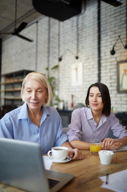 Femmes gérant des entreprises