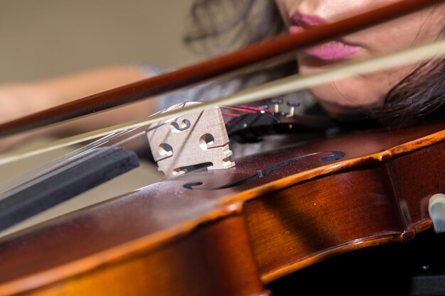 Femmes jouant du violon sans effet image ajoutée