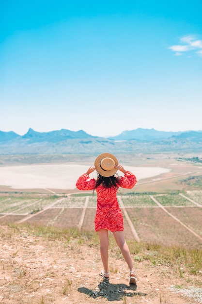 Femmes près du lac