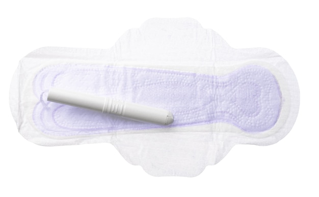 Femmes serviettes hygiéniques et tampons isolés sur fond blanc