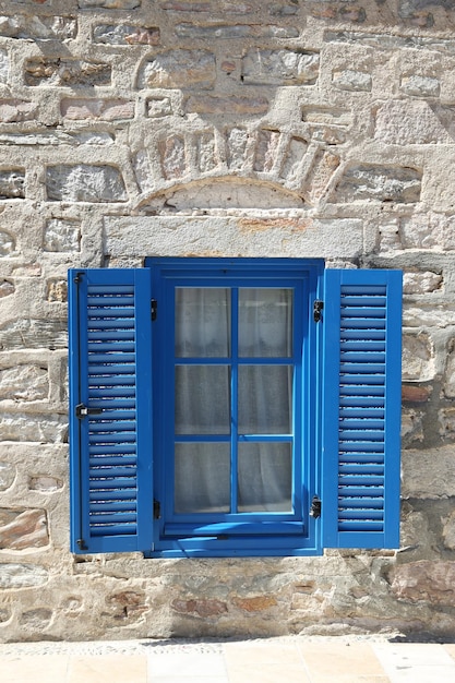 Fenêtre Bleue Et Obturateur
