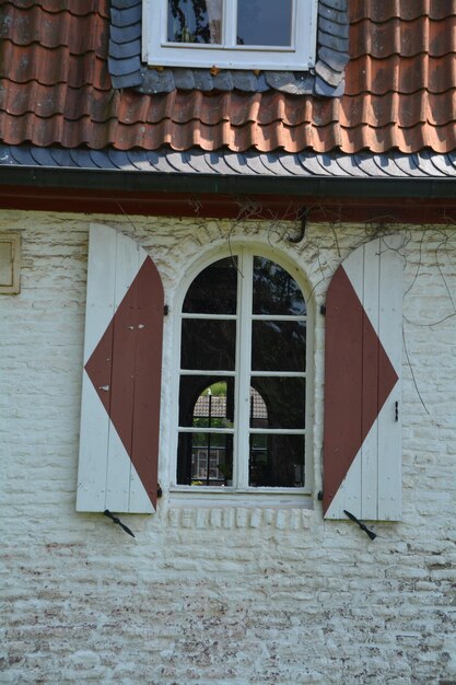 Photo la fenêtre de la maison