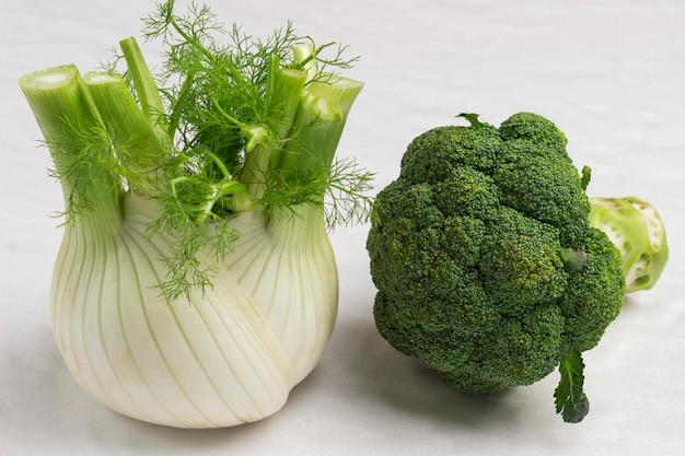 Fenouil et brocoli. Fermer