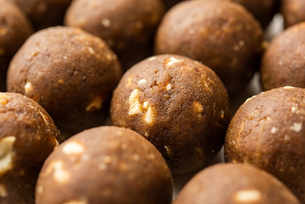 Fenugrec Ou Methi Ke Laddu Laddo Ou Laddoo Ou Boules De Mithai Sucrées Pour Renforcer L'immunité En Hiver