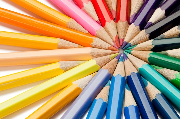 Fermer les crayons de couleur