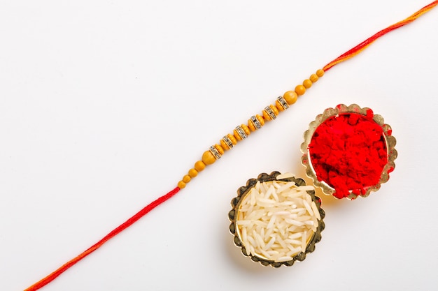 Festival indien Raksha Bandhan, designer coloré Rakhi ou Wrist Band