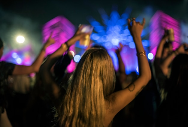 Festival de musique femme et bière