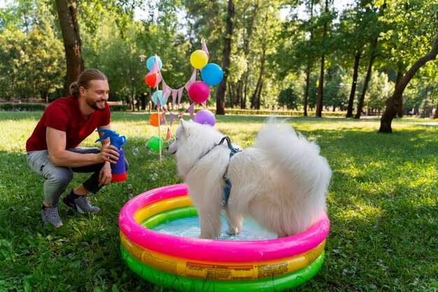 Photo fête d'anniversaire piscine pour chiens