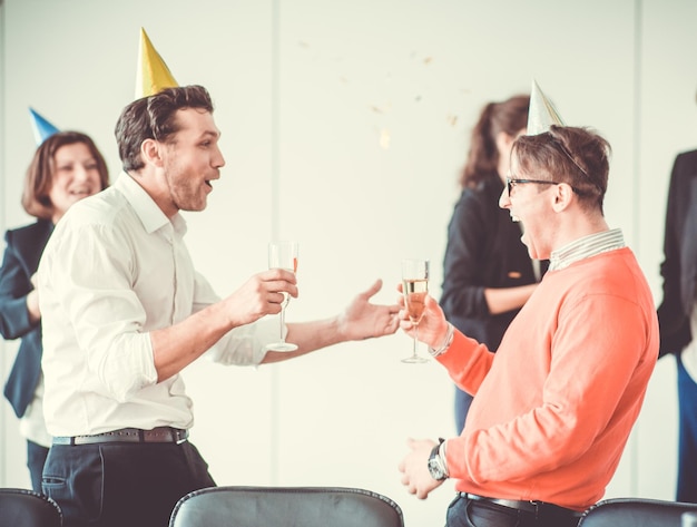 Fête de bureau du nouvel an