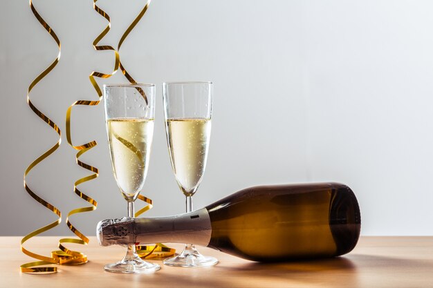 Fête du Nouvel An avec champagne