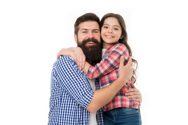 Fête des pères. Petite fille aime le père. La petite fille célèbre la fête des pères. homme père avec petite fille. fête des pères. Journée familiale. Heureuse petite fille. Père et enfant. Tu es mon monde.