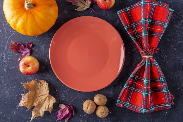 Fête de la récolte d'automne et réglage de la table du jour de Thanksgiving