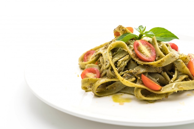 fettuccine aux épinards et tomates