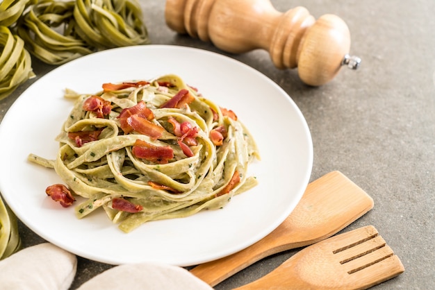 fettuccini aux épinards avec bacon