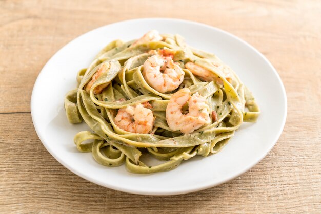 fettuccini aux épinards et crevettes