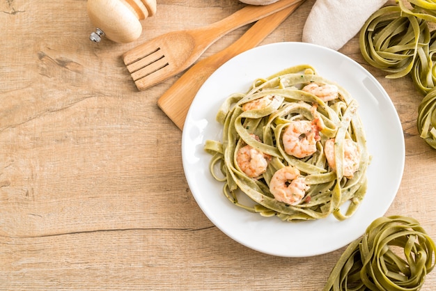 fettuccini aux épinards et crevettes