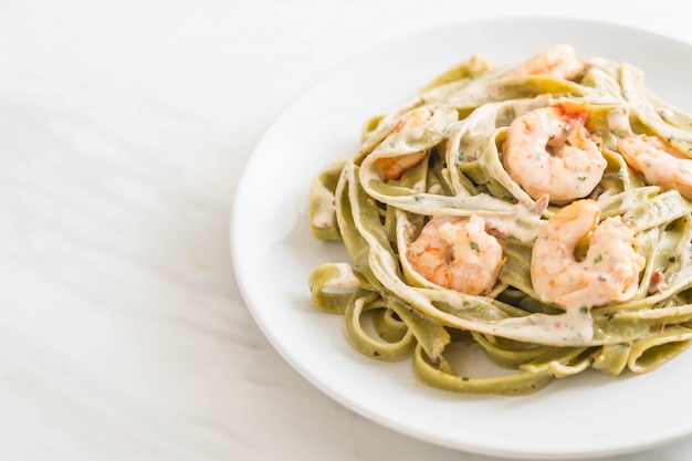 fettuccini aux épinards et crevettes