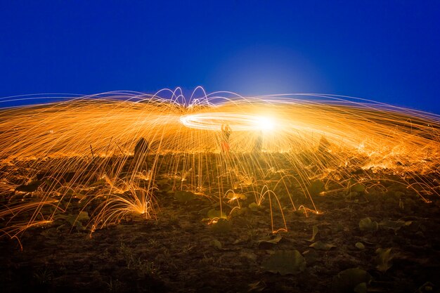 Feu d&#39;artifice de laine d&#39;acier post-processus HDR Style