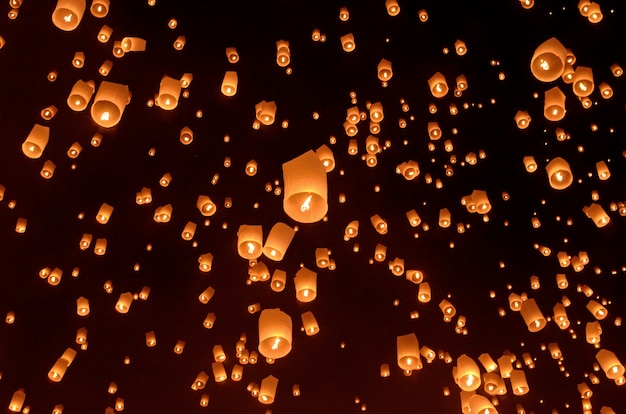 Feu de ballon en Thaïlande