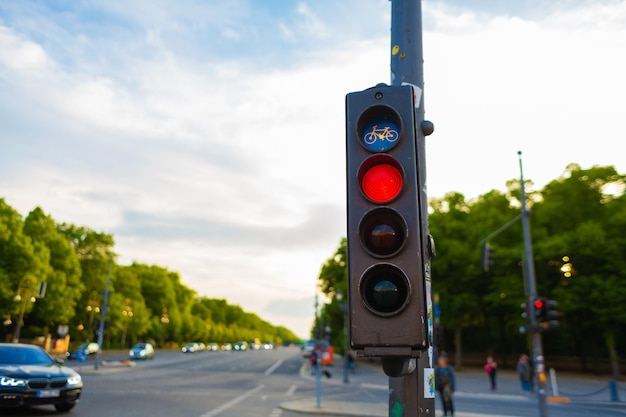 Un feu de circulation pour les cyclistes interdit la circulation