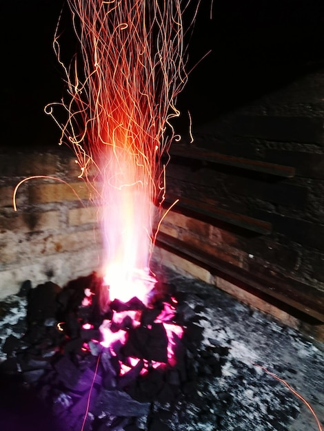 Feu de joie la nuit