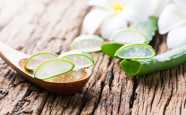 Feuille d&#39;Aloe Vera tranchée