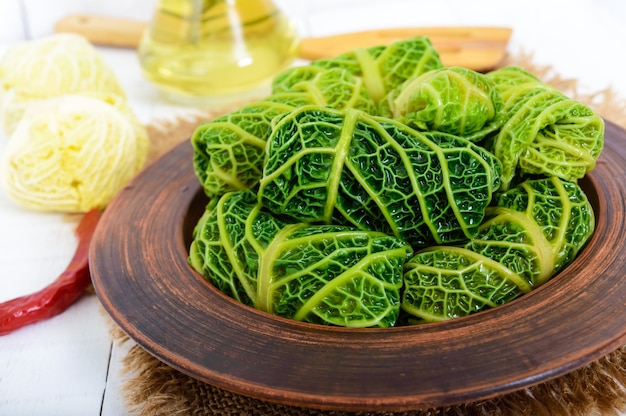 Feuilles de chou de Savoie farcies de viande hachée et de riz