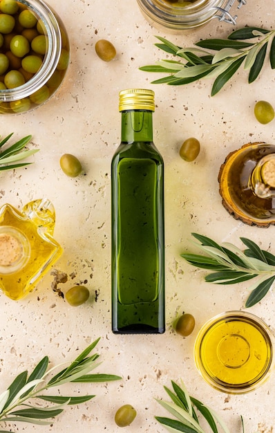Feuilles d'huile d'olive et olives