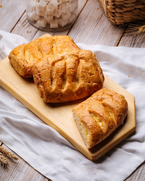 Feuilletés frais avec garniture au fromage