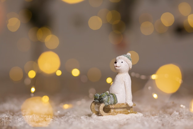 Figurines décoratives sur le thème de Noël.