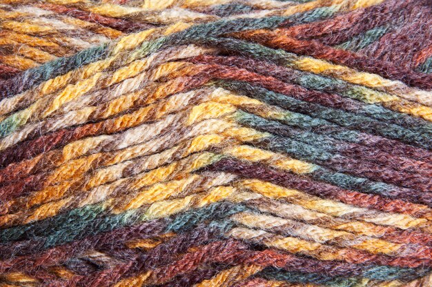 Fil multicolore pour fond de tricot